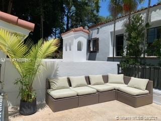 3744 Irvington Ave Miami, FL 33133