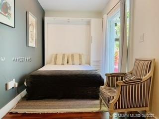 3744 Irvington Ave Miami, FL 33133