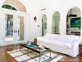 3744 Irvington Ave Miami, FL 33133