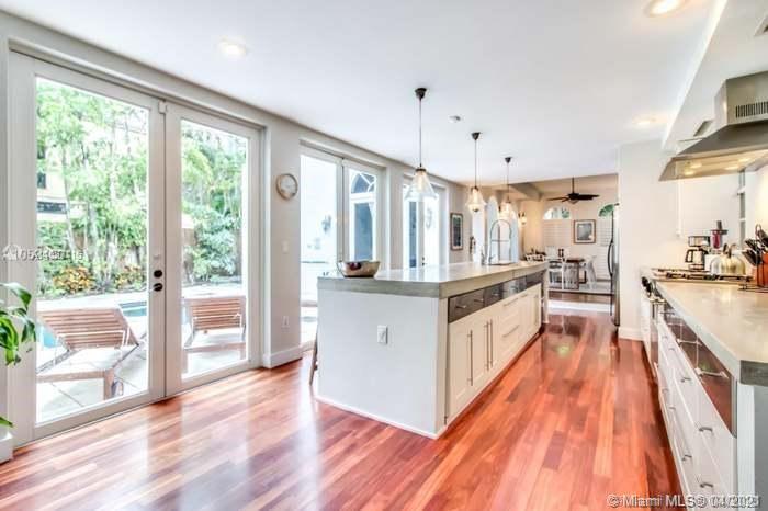 3744 Irvington Ave Miami, FL 33133