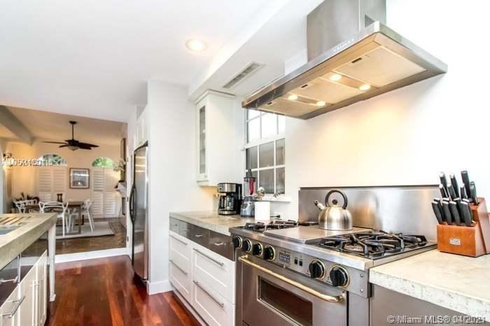 3744 Irvington Ave Miami, FL 33133