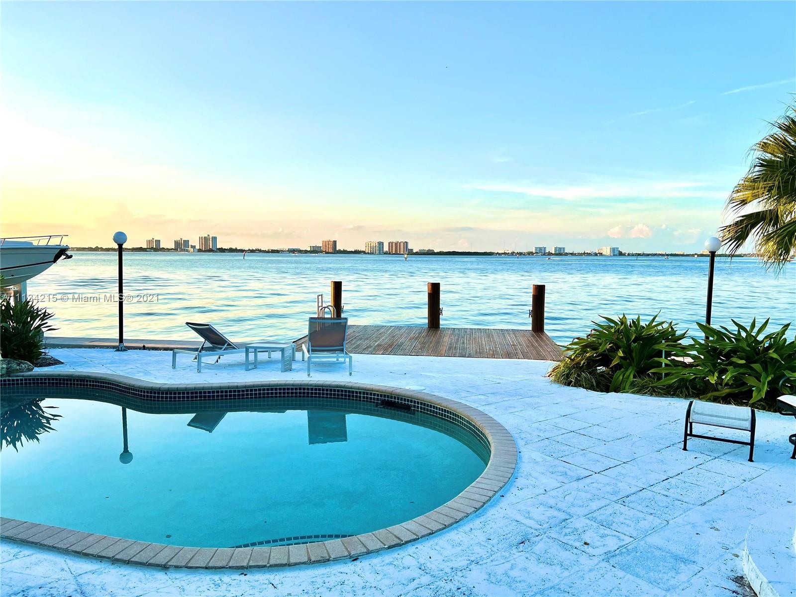 887 N Shore Dr
