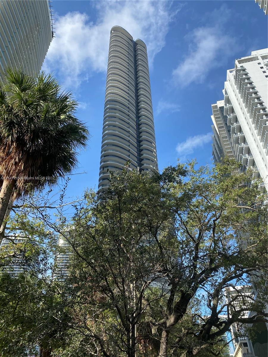 1000 Brickell Plz #2415