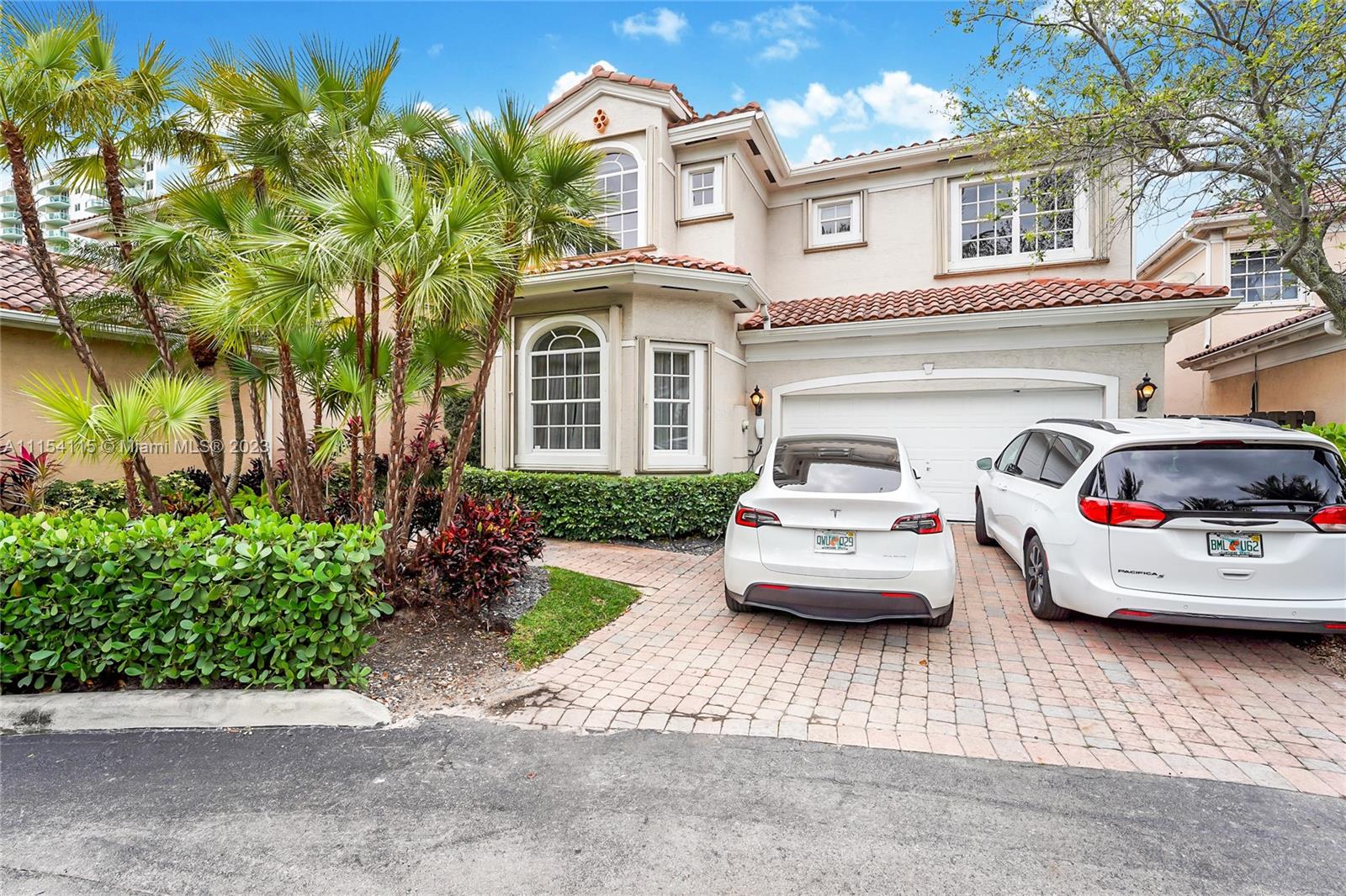 19460 39th Ct