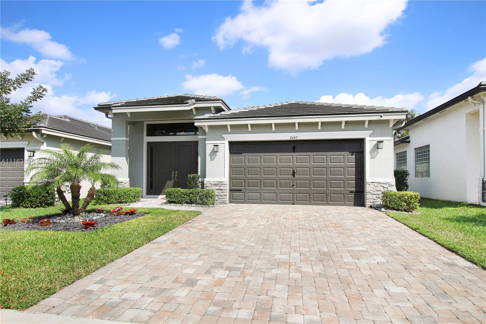 7497 Moonrise Dr
