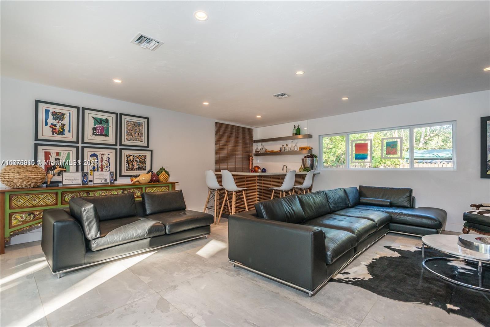 9737 SW 98th St Miami, FL 33176