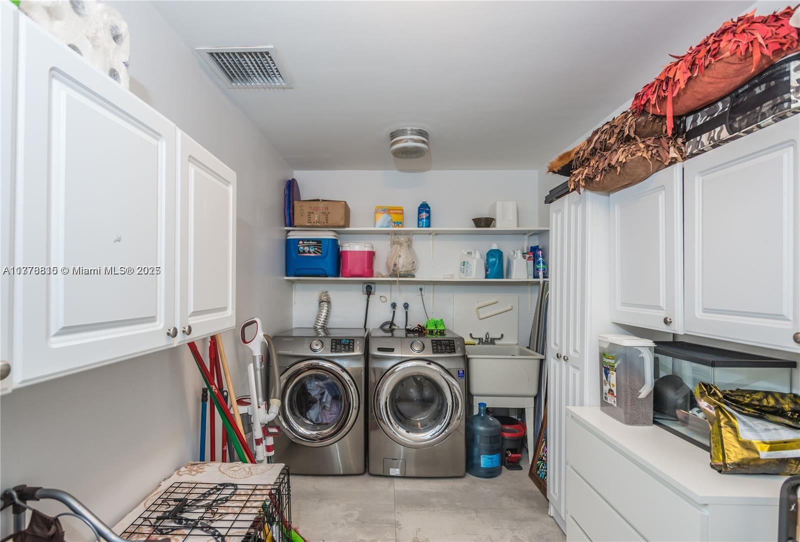 9737 SW 98th St Miami, FL 33176