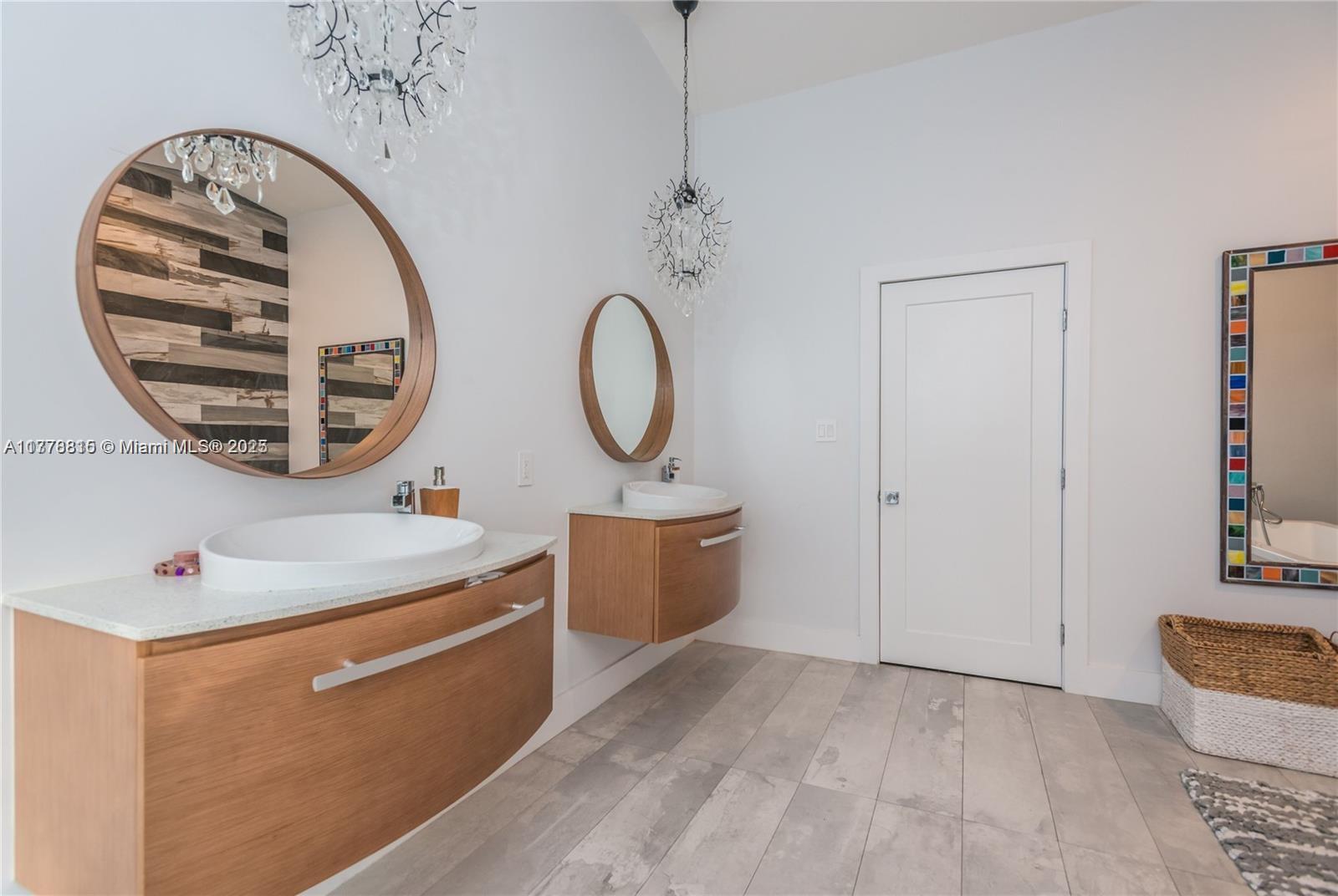 9737 SW 98th St Miami, FL 33176