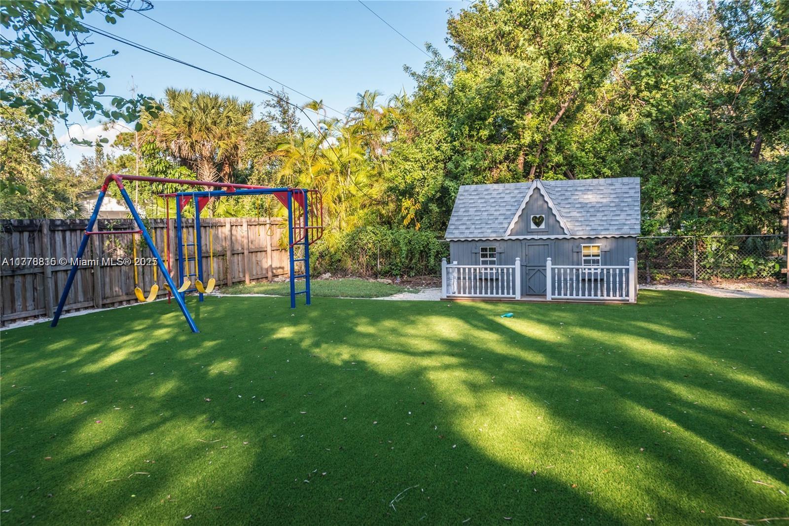 9737 SW 98th St Miami, FL 33176