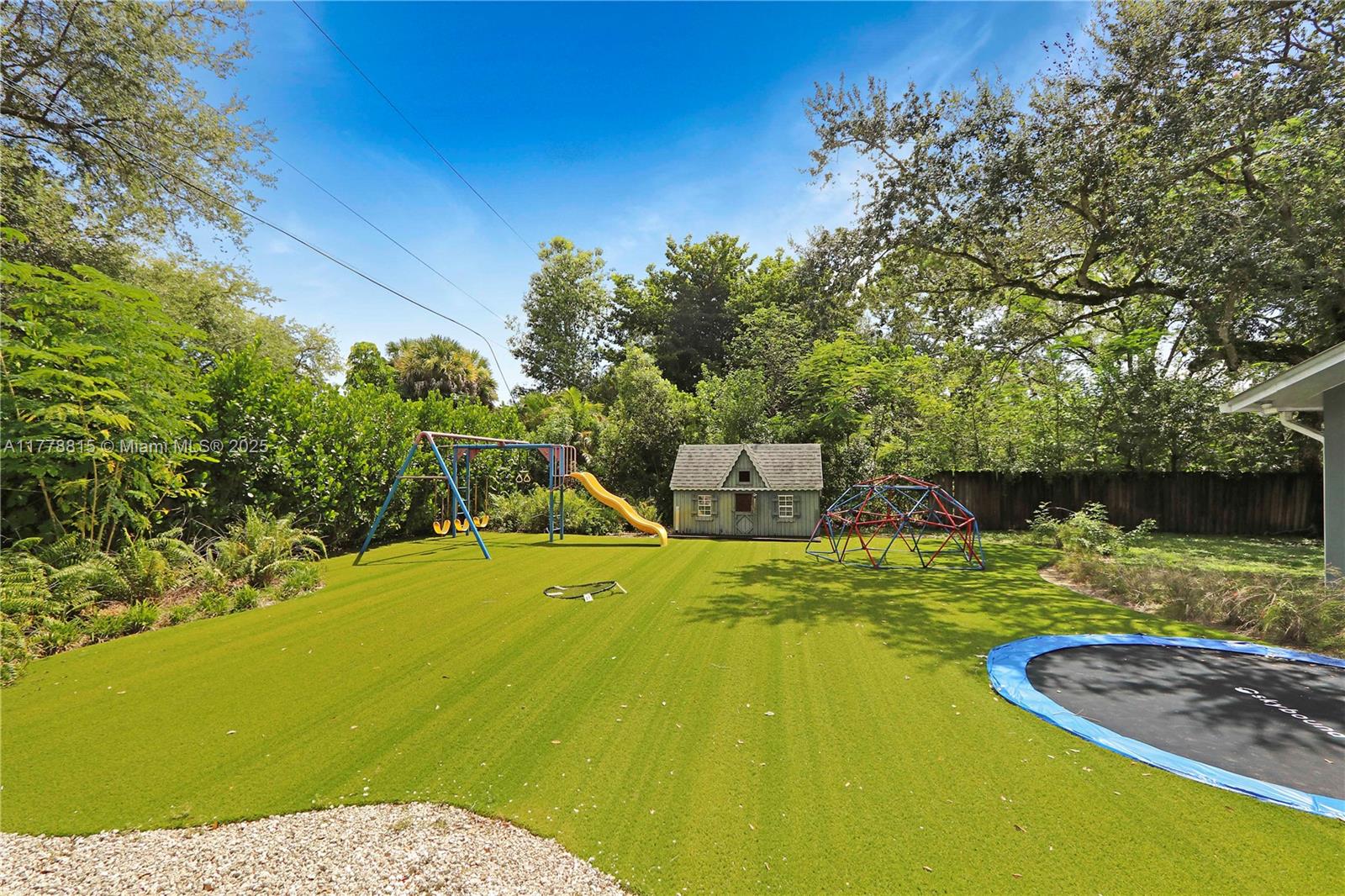 9737 SW 98th St Miami, FL 33176