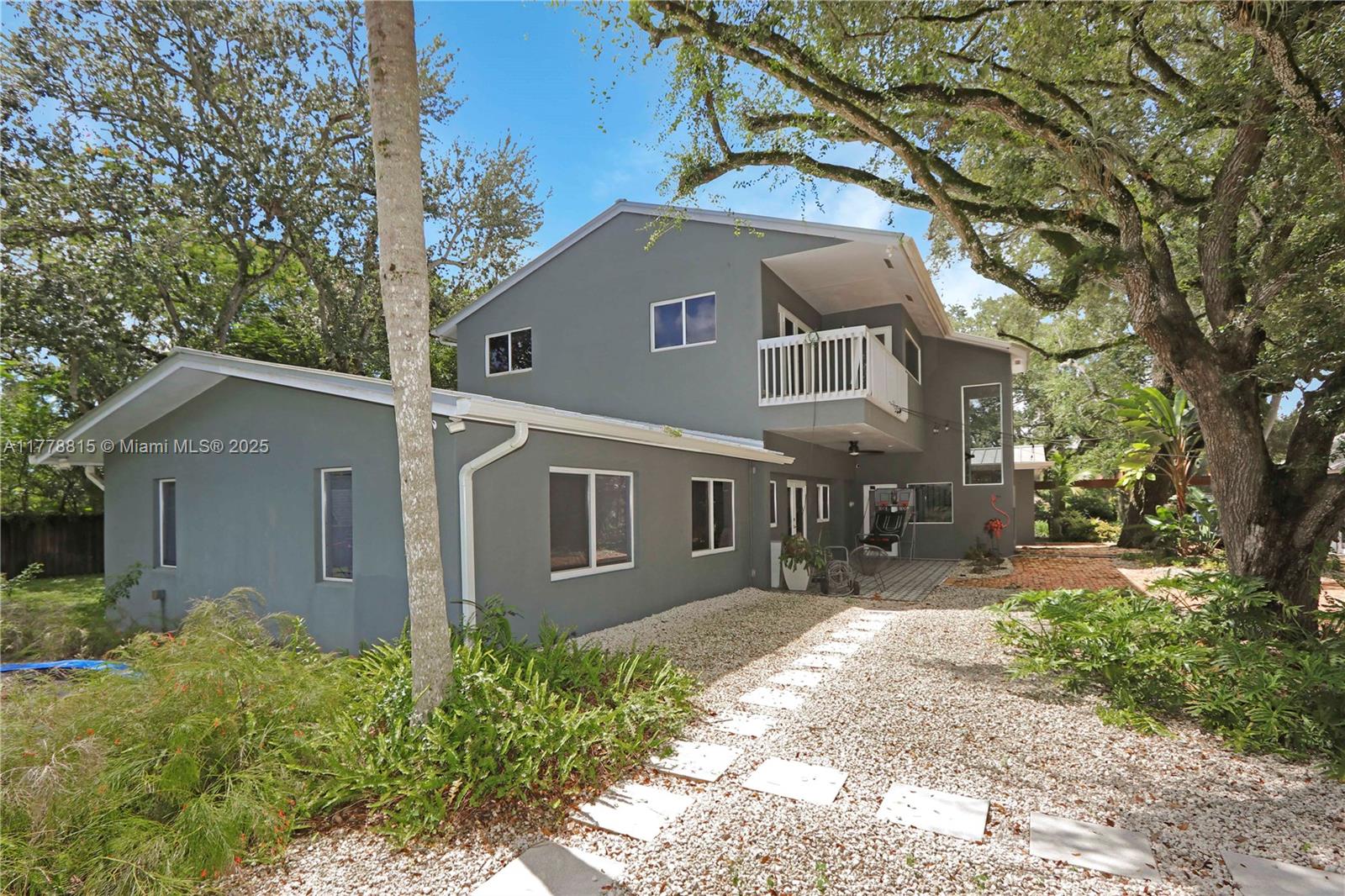 9737 SW 98th St Miami, FL 33176