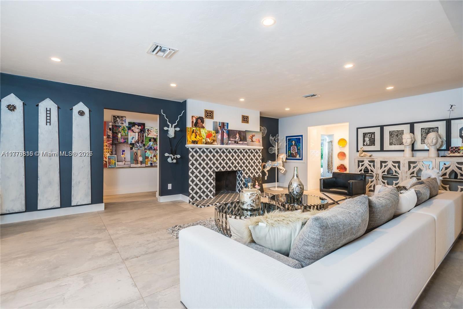 9737 SW 98th St Miami, FL 33176