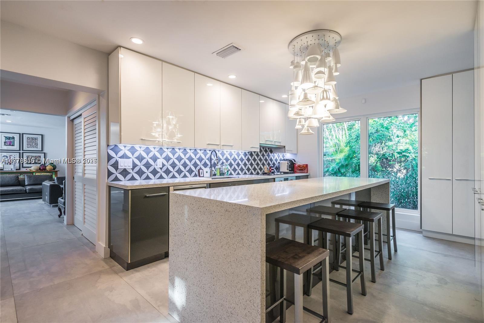 9737 SW 98th St Miami, FL 33176