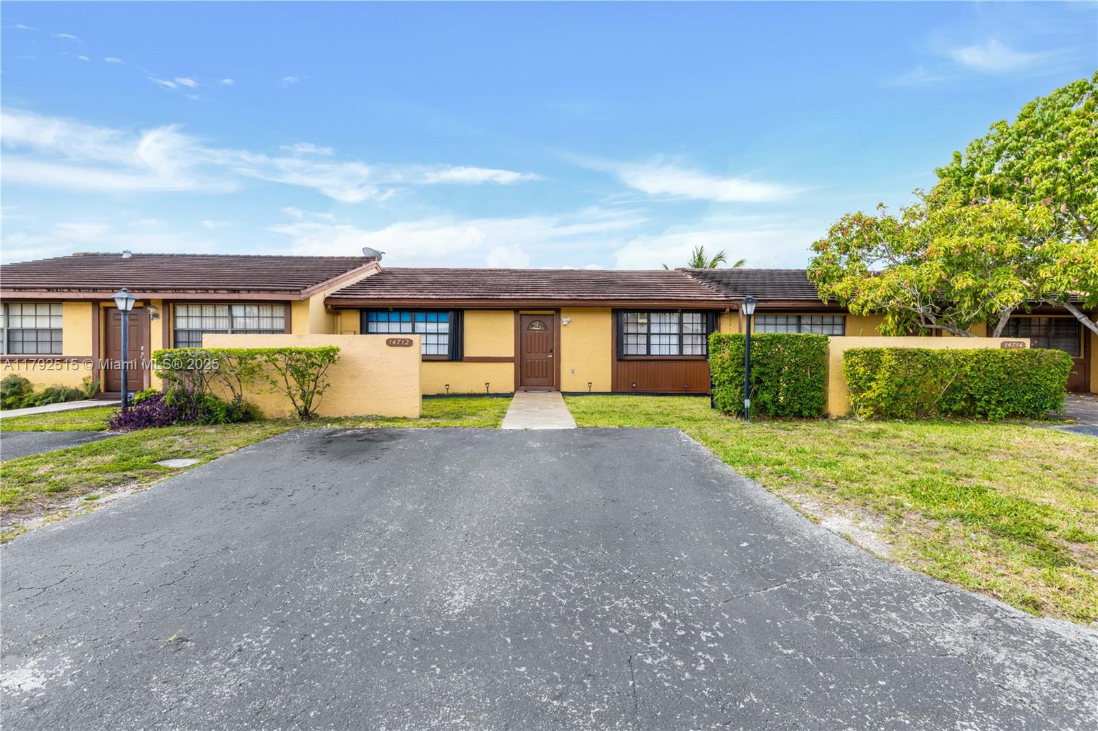 14712 SW 84th Ter,Miami, FL 33193