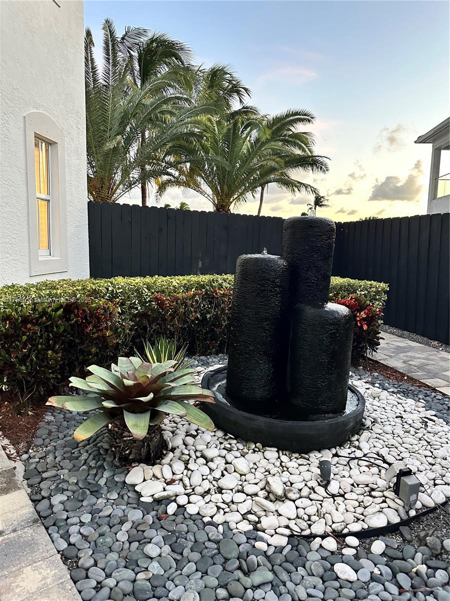 6801 NW 113th Ct Doral, FL 33178