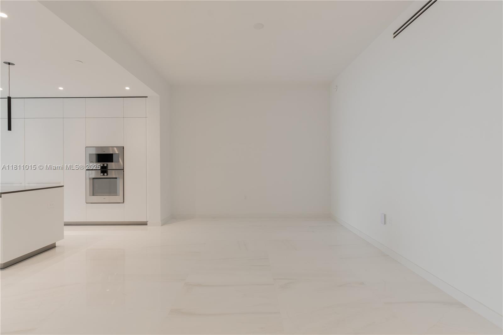 image Aston Martin Residences16