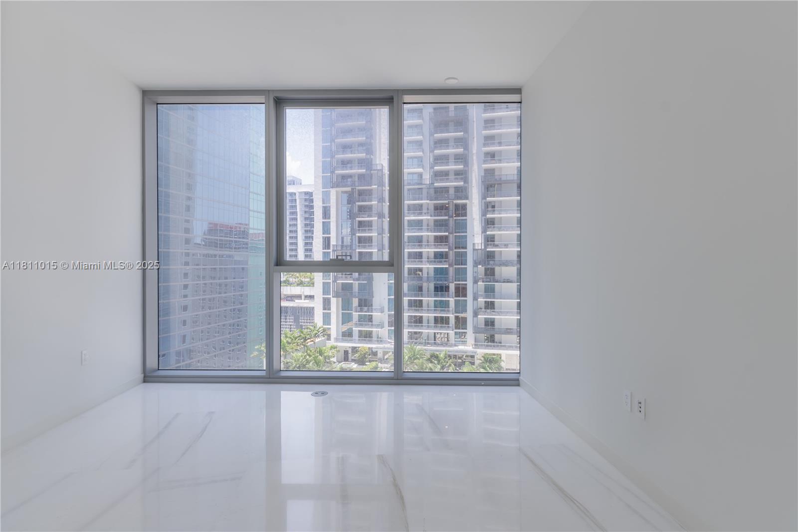 image Aston Martin Residences25