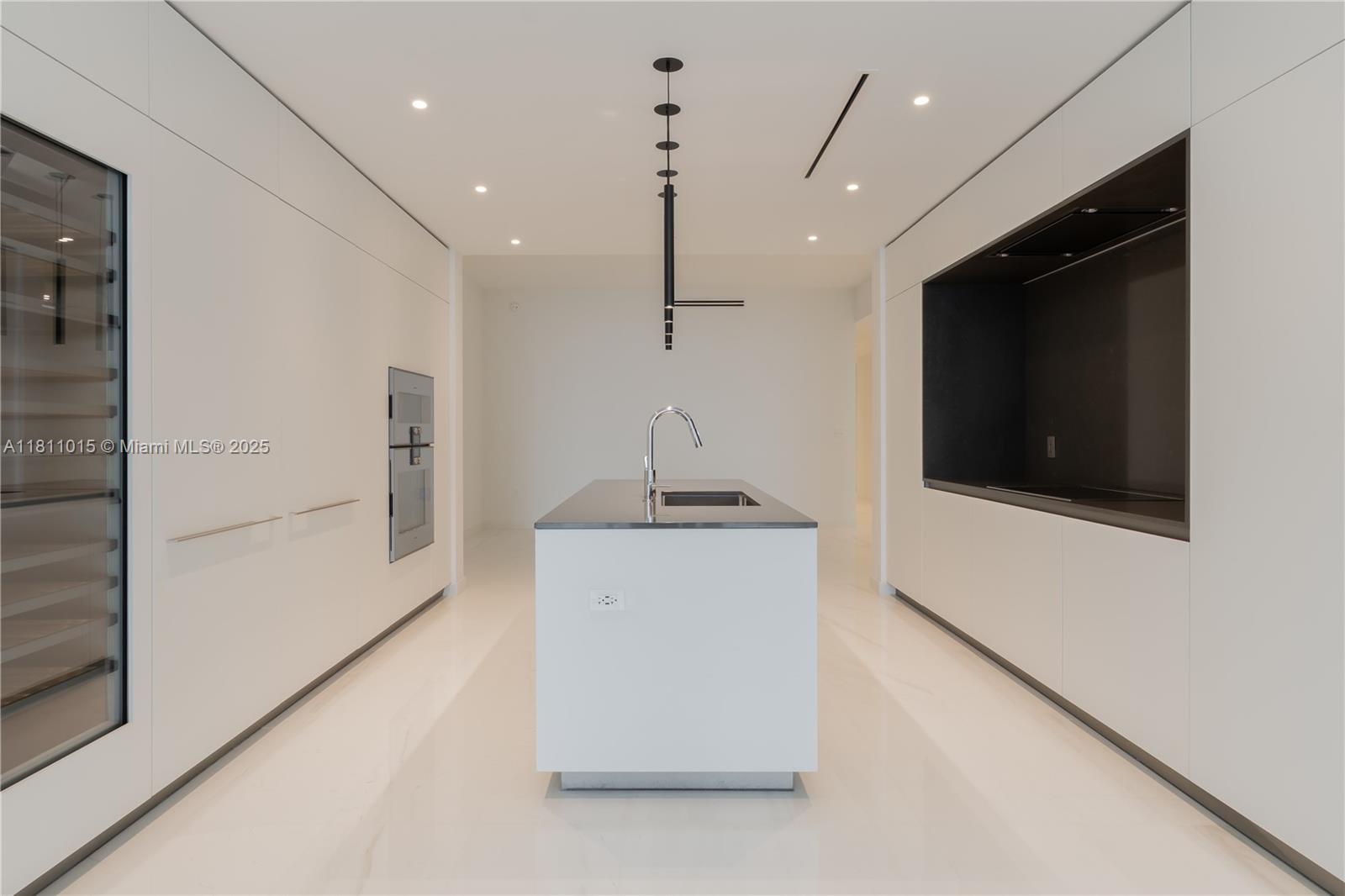 image Aston Martin Residences29