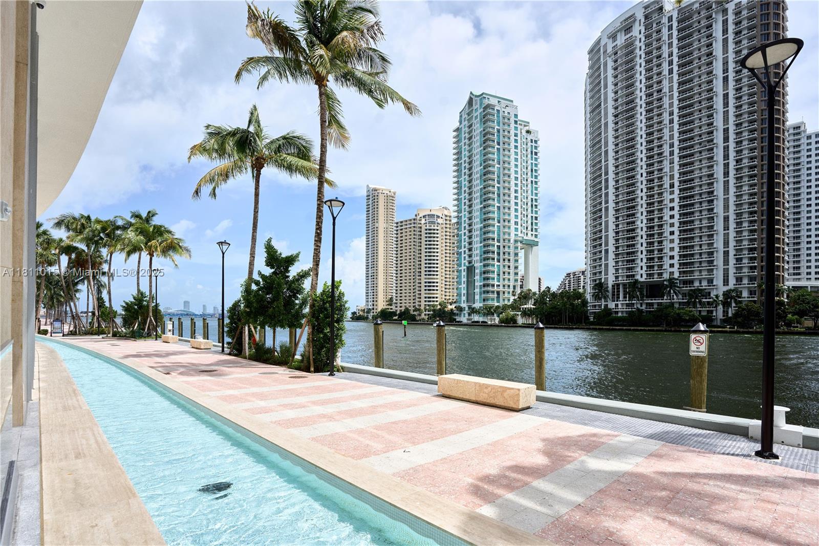 image Aston Martin Residences43