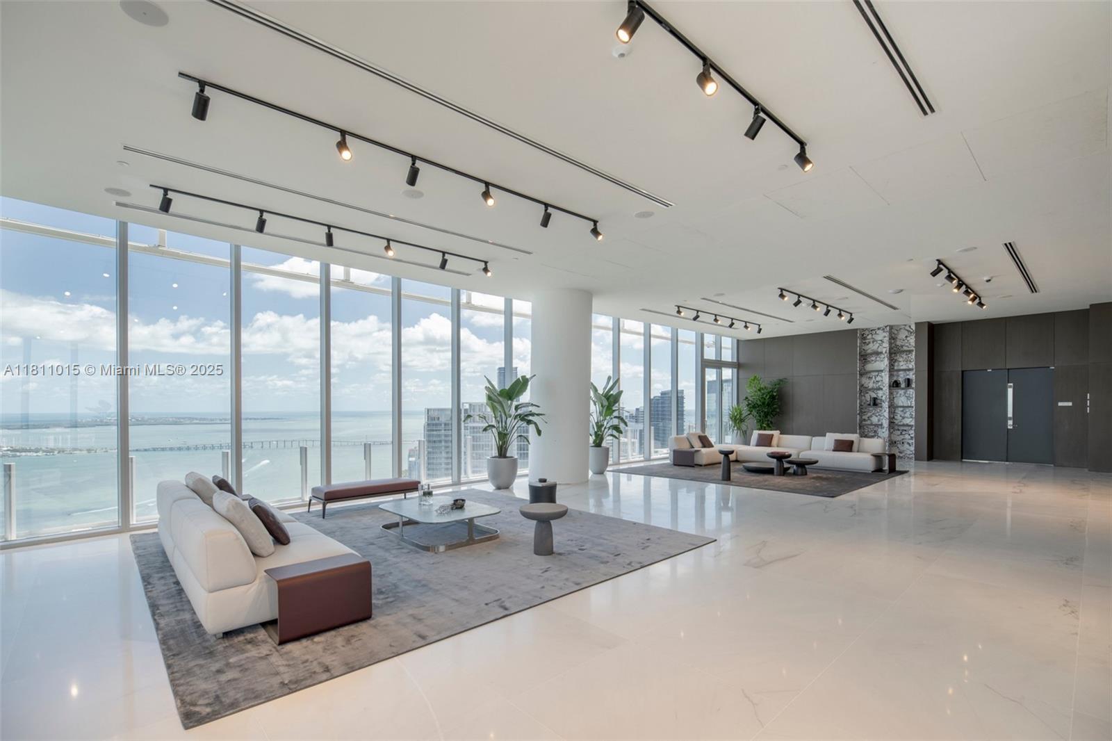 image Aston Martin Residences45