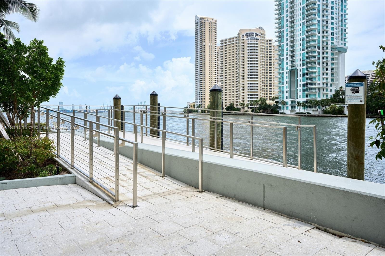 image Aston Martin Residences51