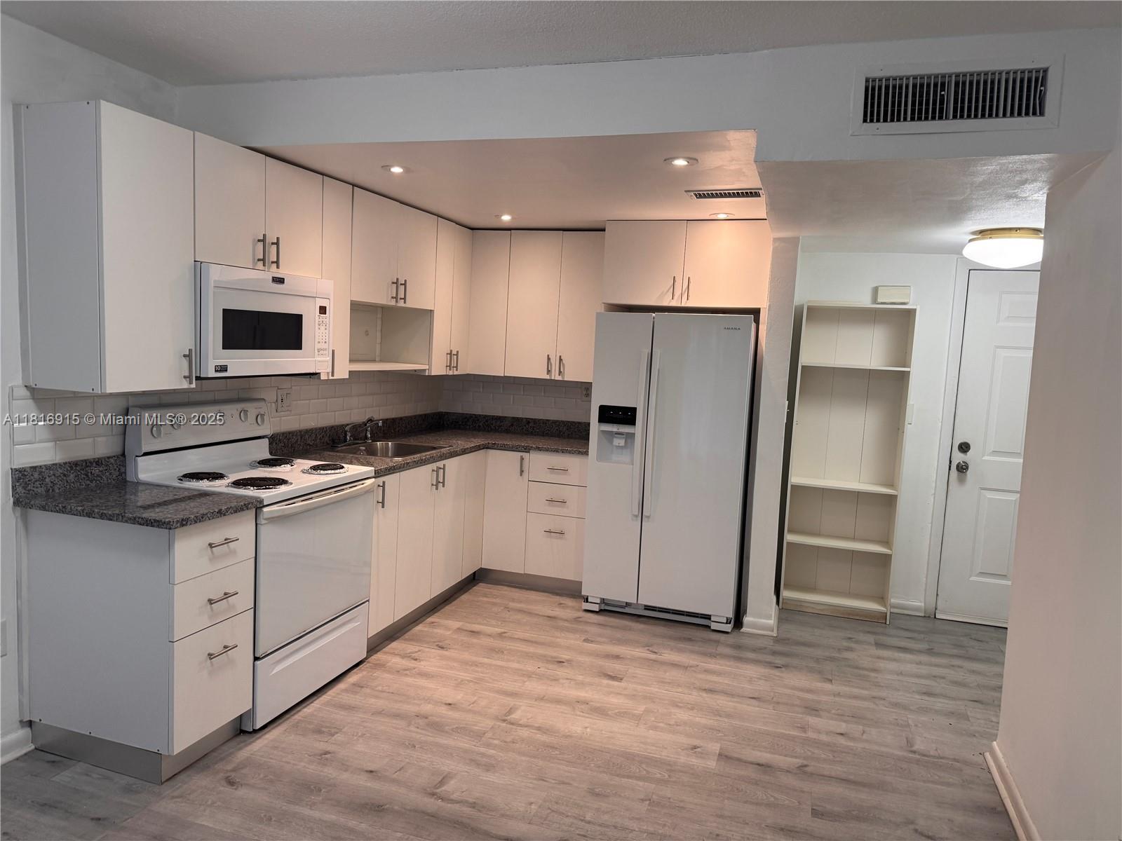 677 SW 9th Ave #303