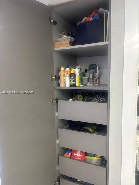 image Arlen House East Condo14