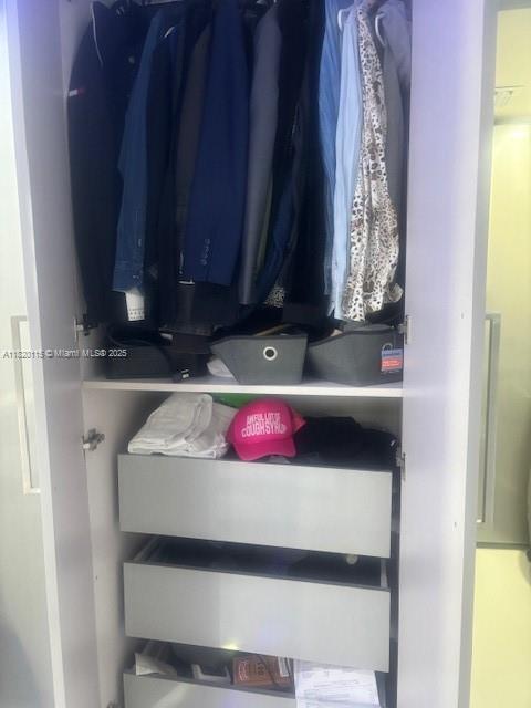 image Arlen House East Condo15