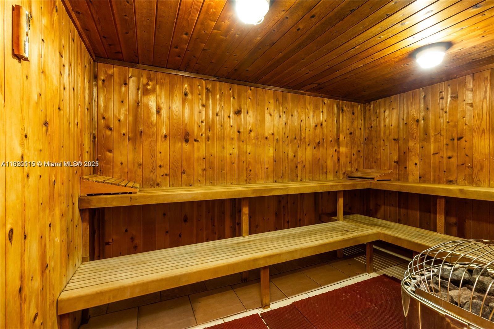 image Arlen House East Condo24