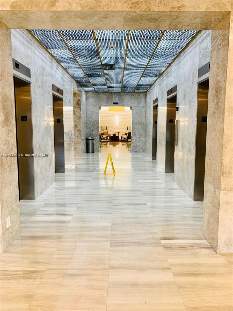 image Arlen House East Condo29