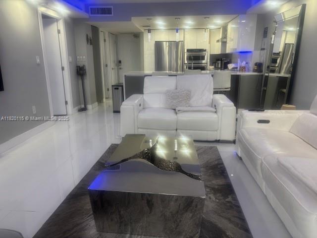 image Arlen House East Condo6