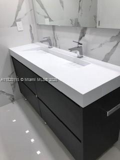 image Arlen House East Condo8