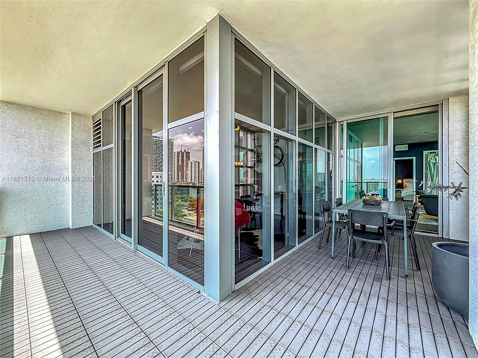 image FOUR MIDTOWN MIAMI CONDO33