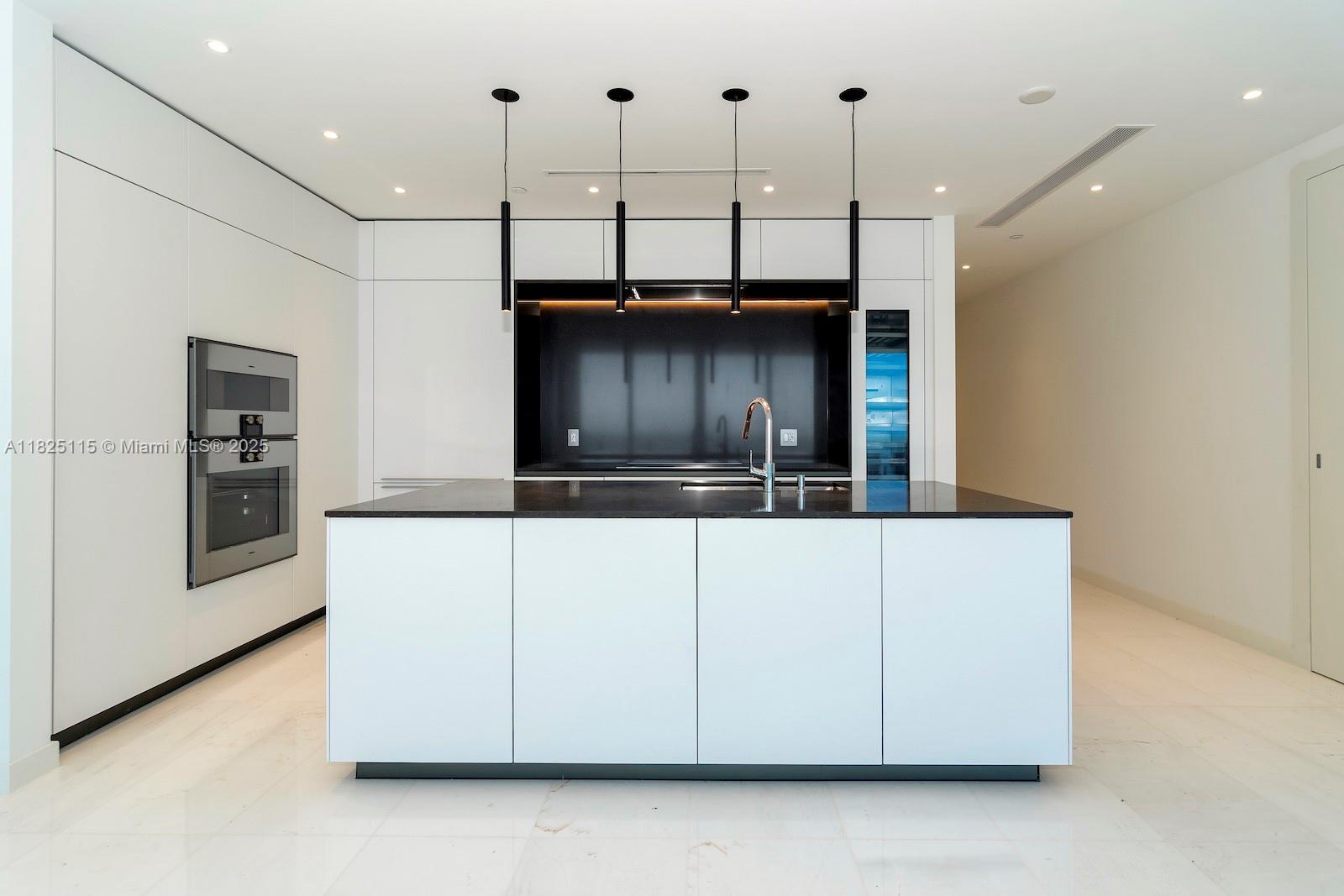 image Aston Martin Residences11