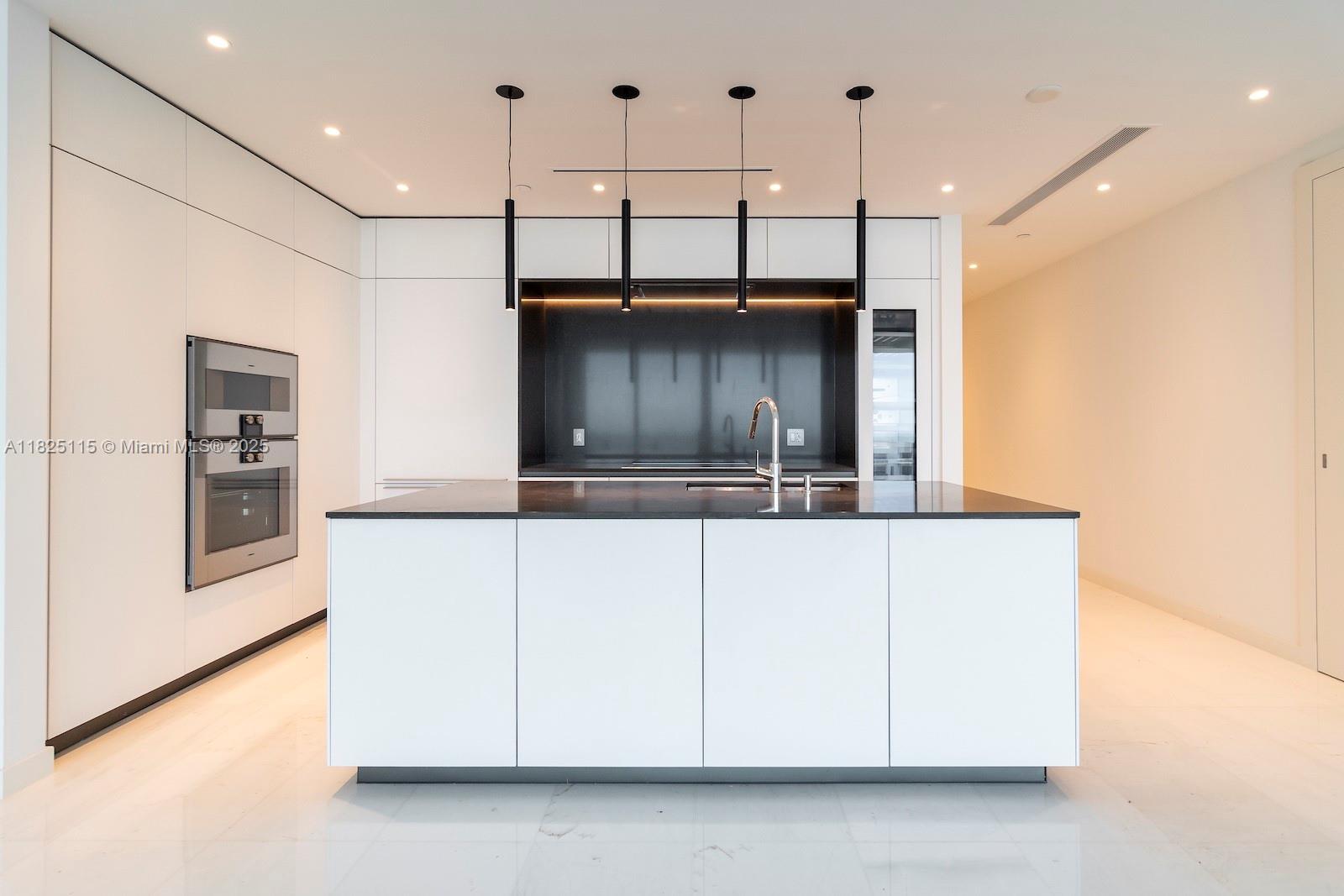 image Aston Martin Residences12