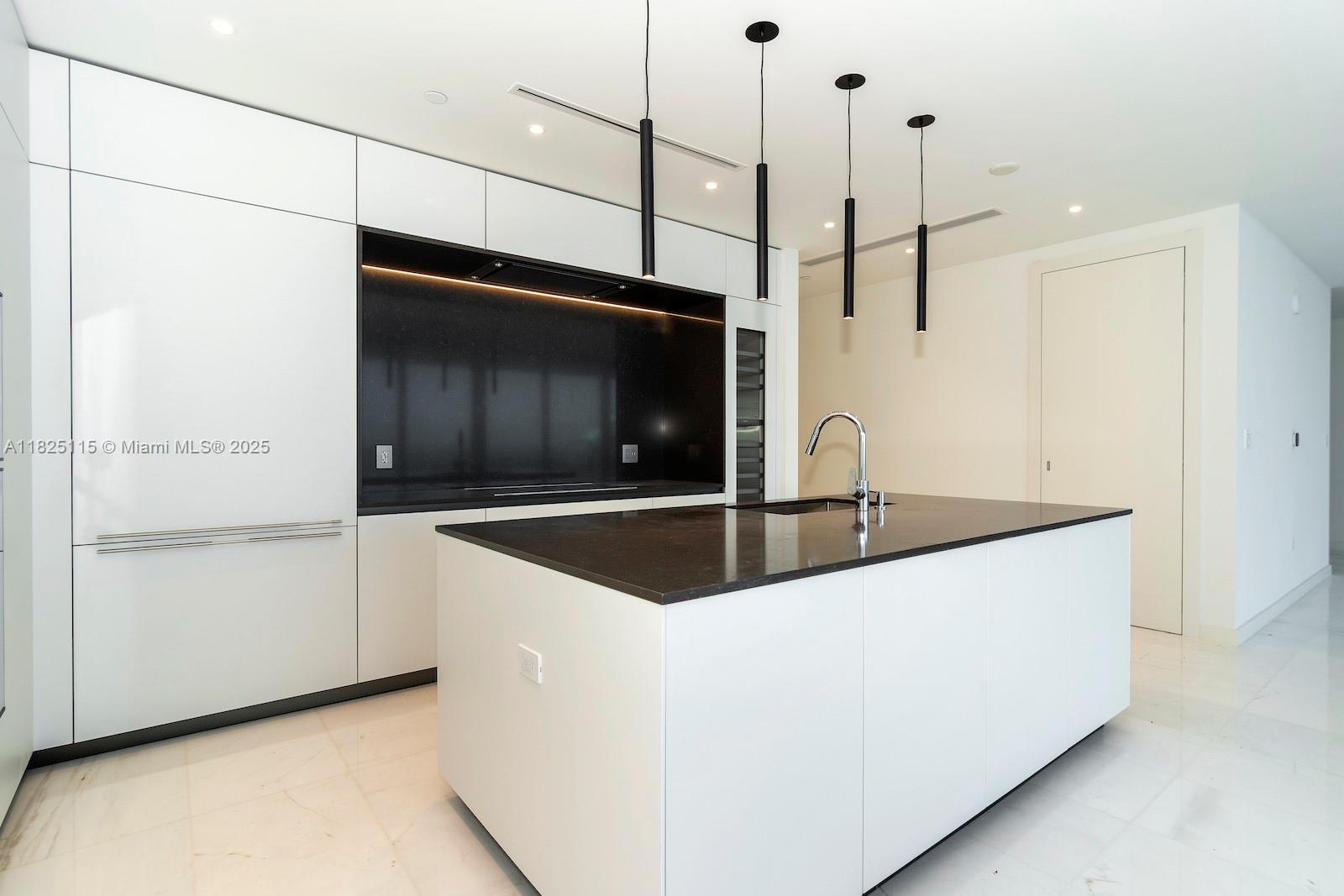 image Aston Martin Residences13