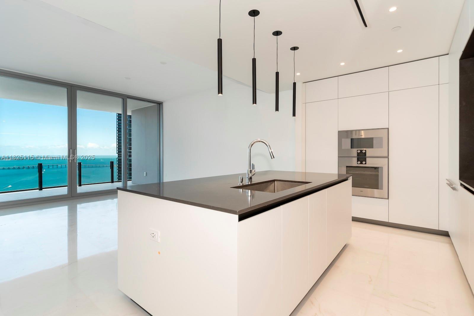 image Aston Martin Residences16