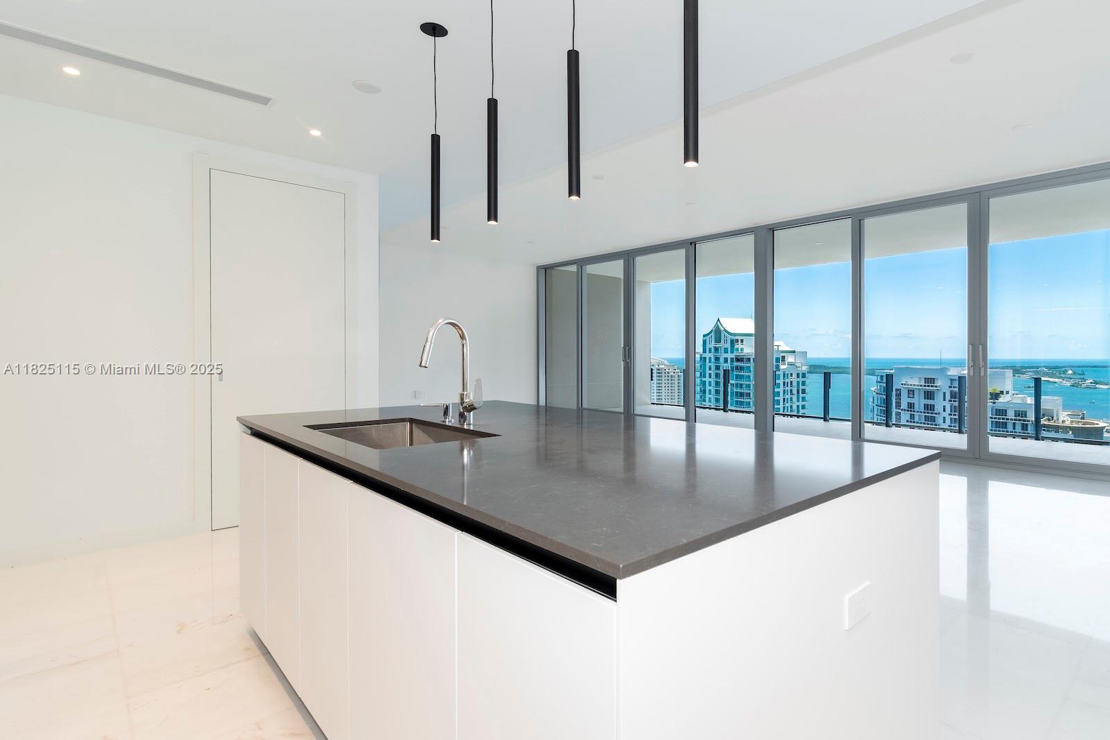 image Aston Martin Residences17