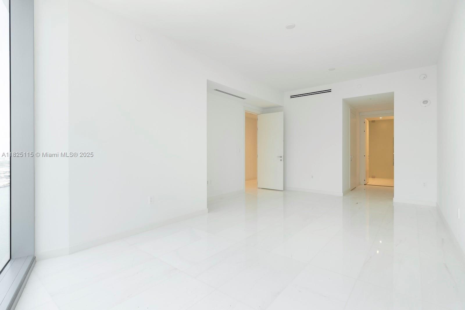image Aston Martin Residences24