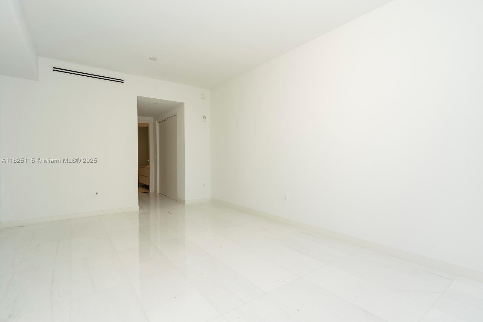 image Aston Martin Residences25