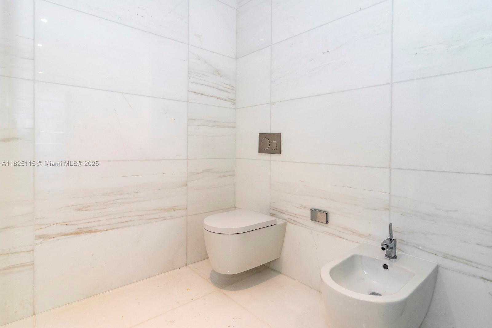 image Aston Martin Residences32