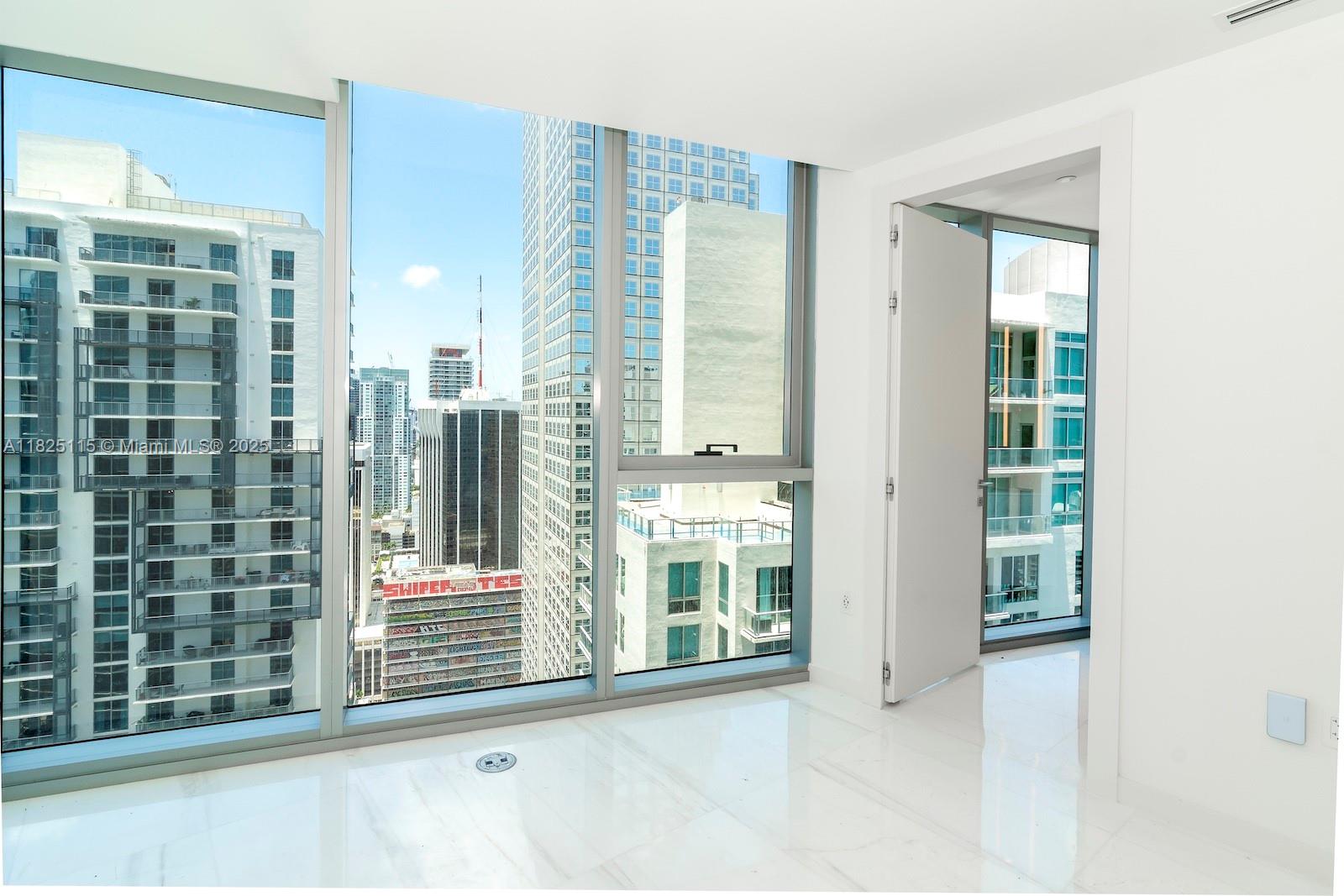 image Aston Martin Residences34