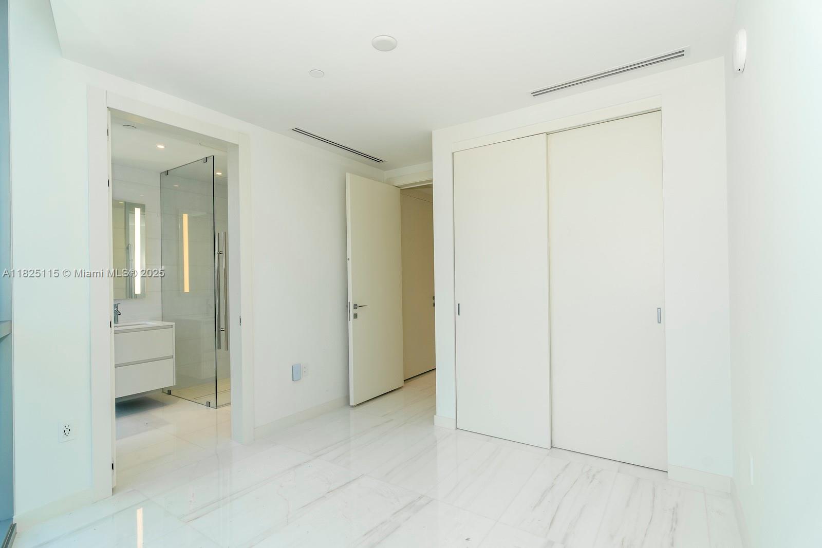 image Aston Martin Residences35