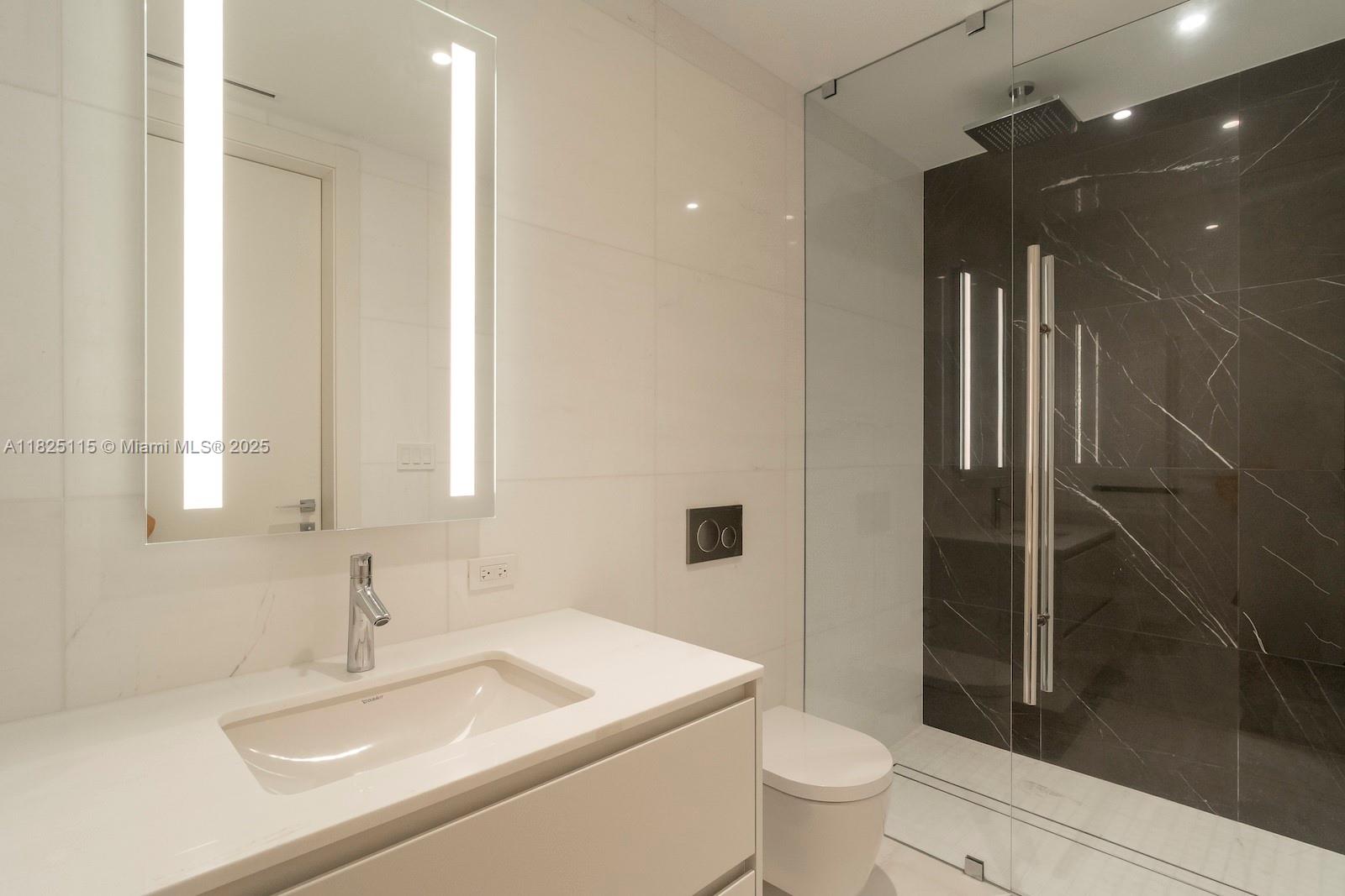 image Aston Martin Residences40