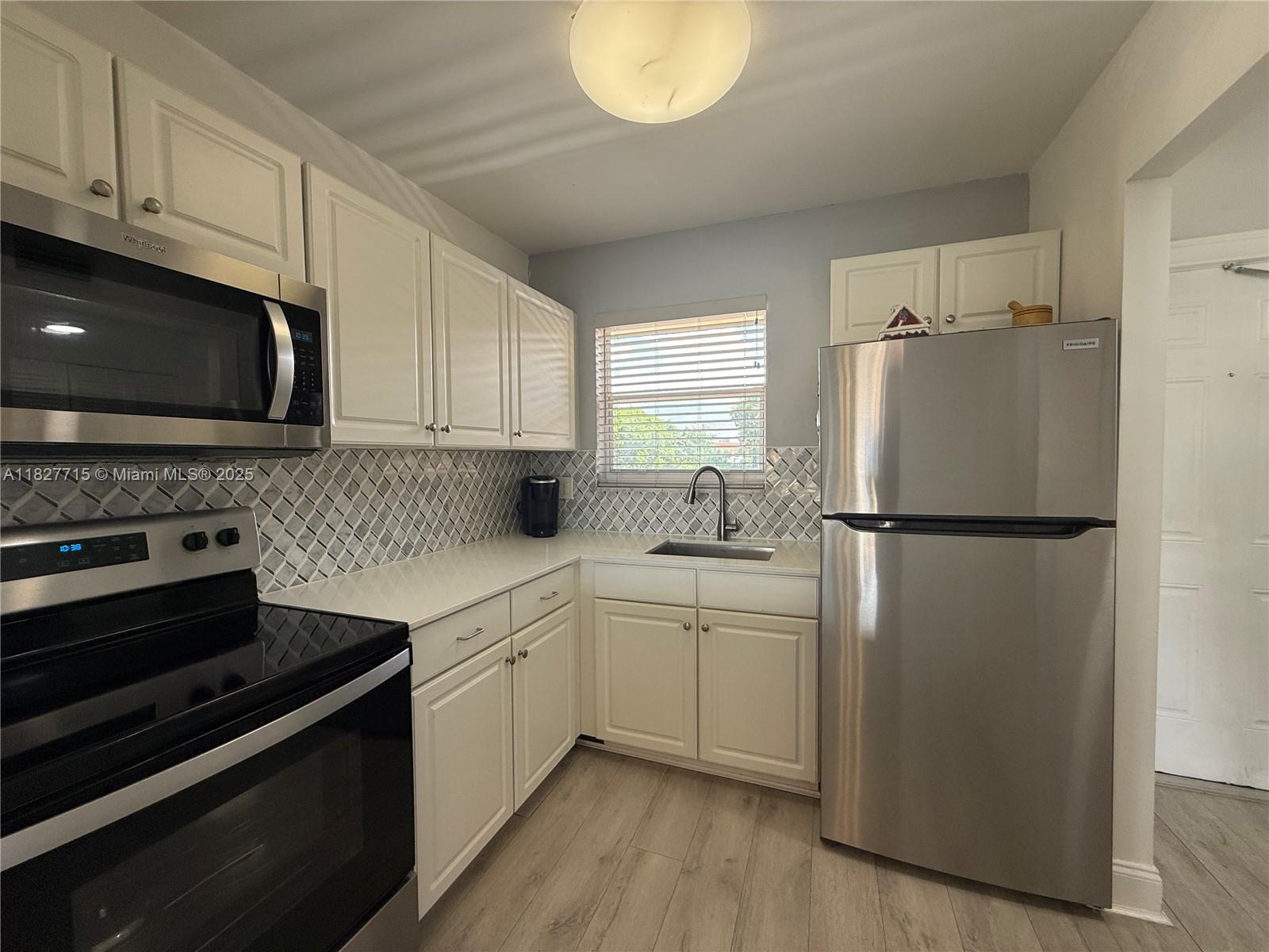 8880 Sunrise Lks Blvd #307
