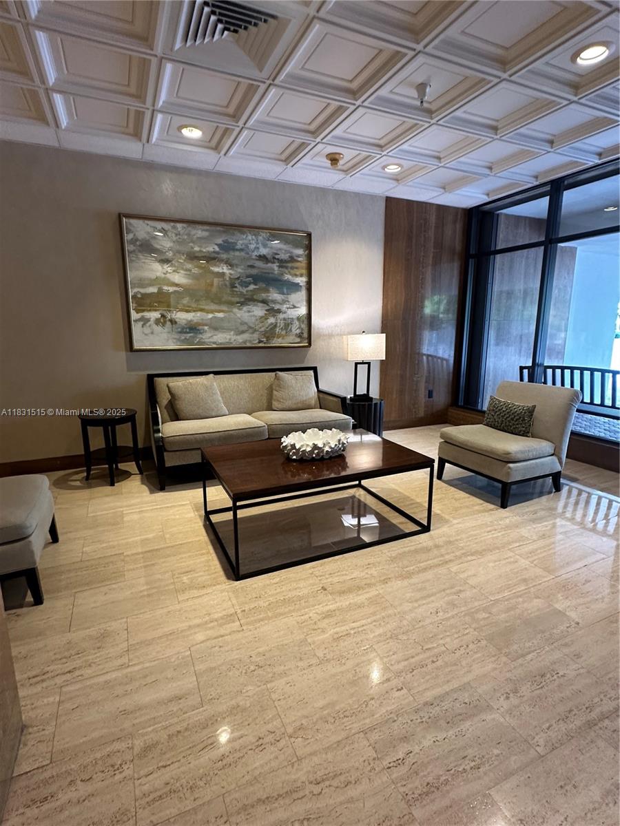 image Brickell Club10