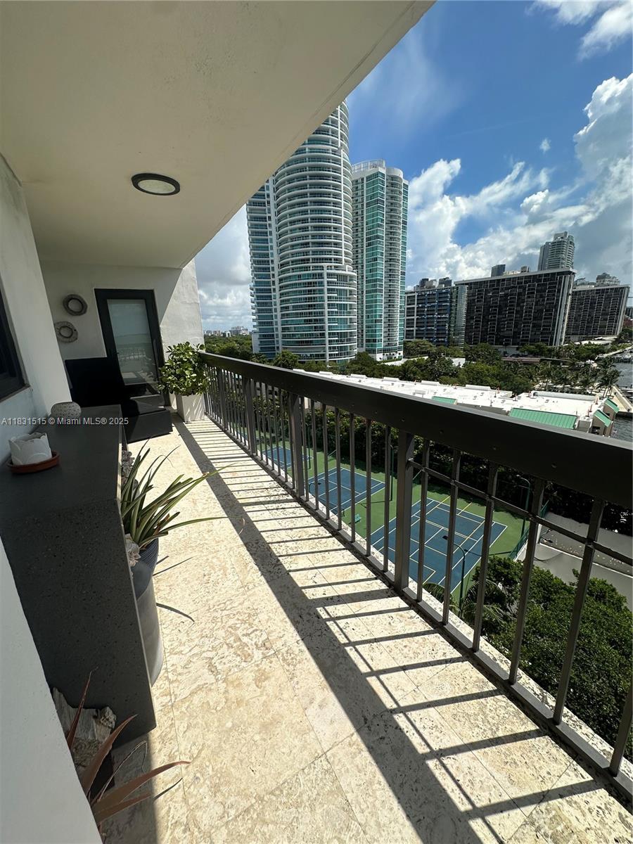 image Brickell Club31