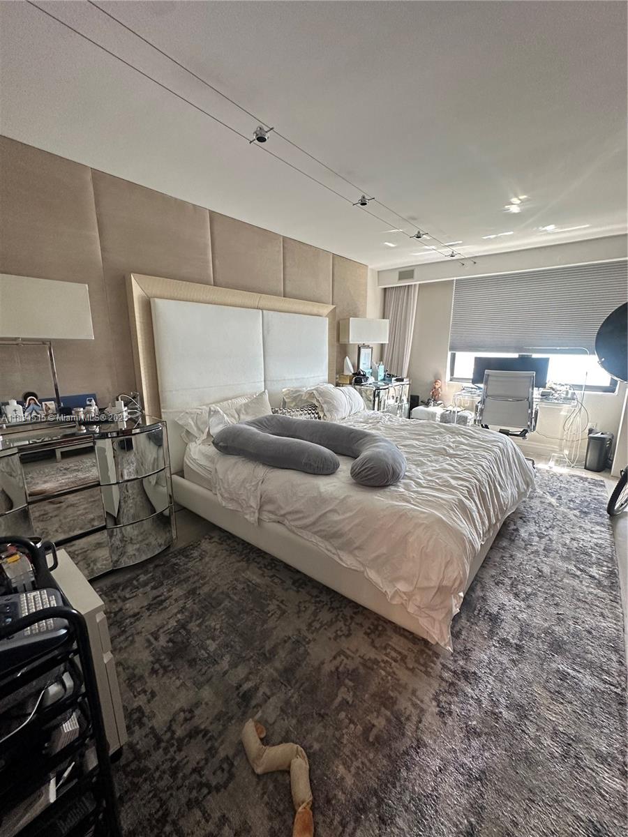 image Brickell Club45