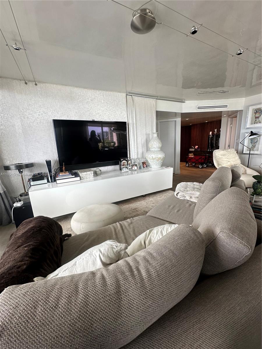 image Brickell Club58