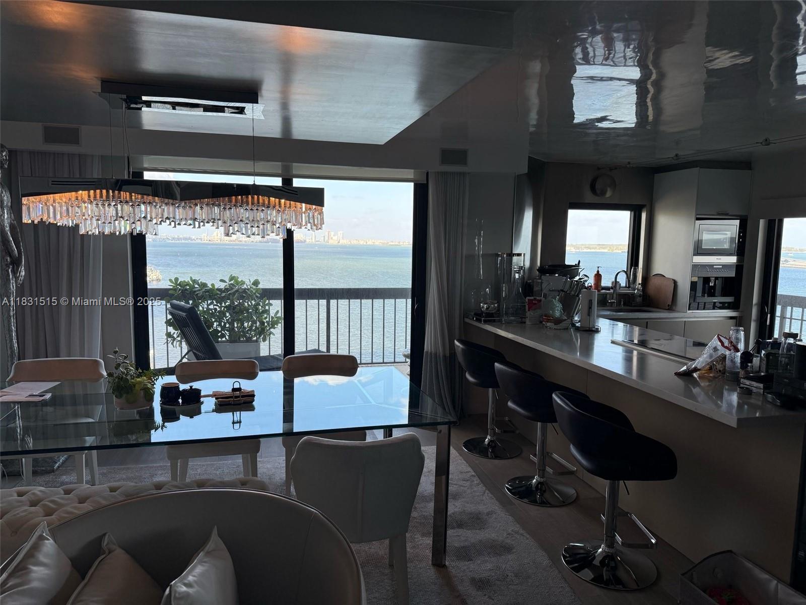 image Brickell Club65
